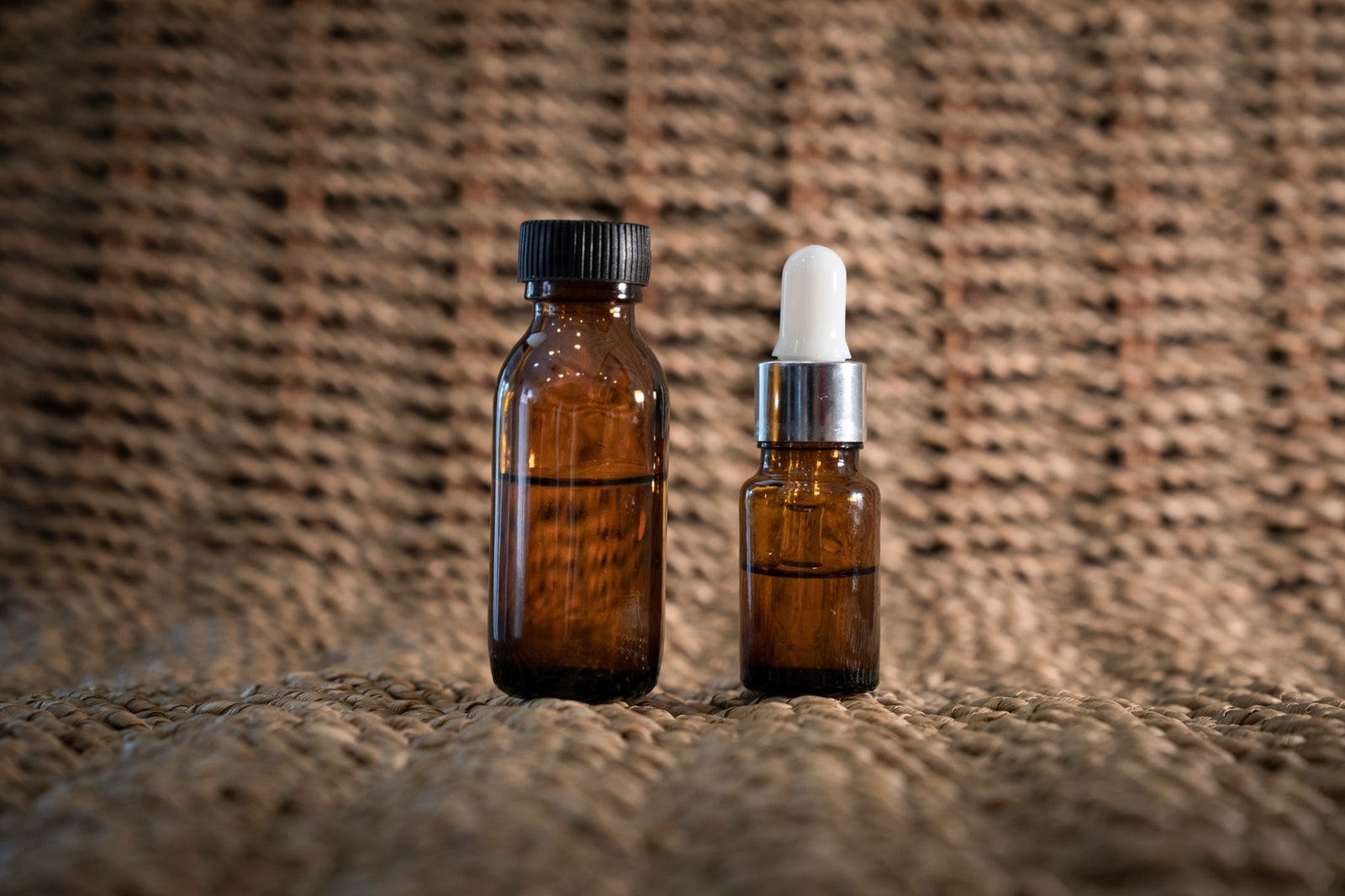 Peptide vs botanical hair serum: how to choose